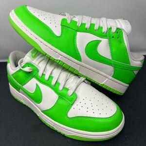 Size 12 Women’s / 10.5 Men Nike Dunk Low Green Strike EXCELLENT NEW